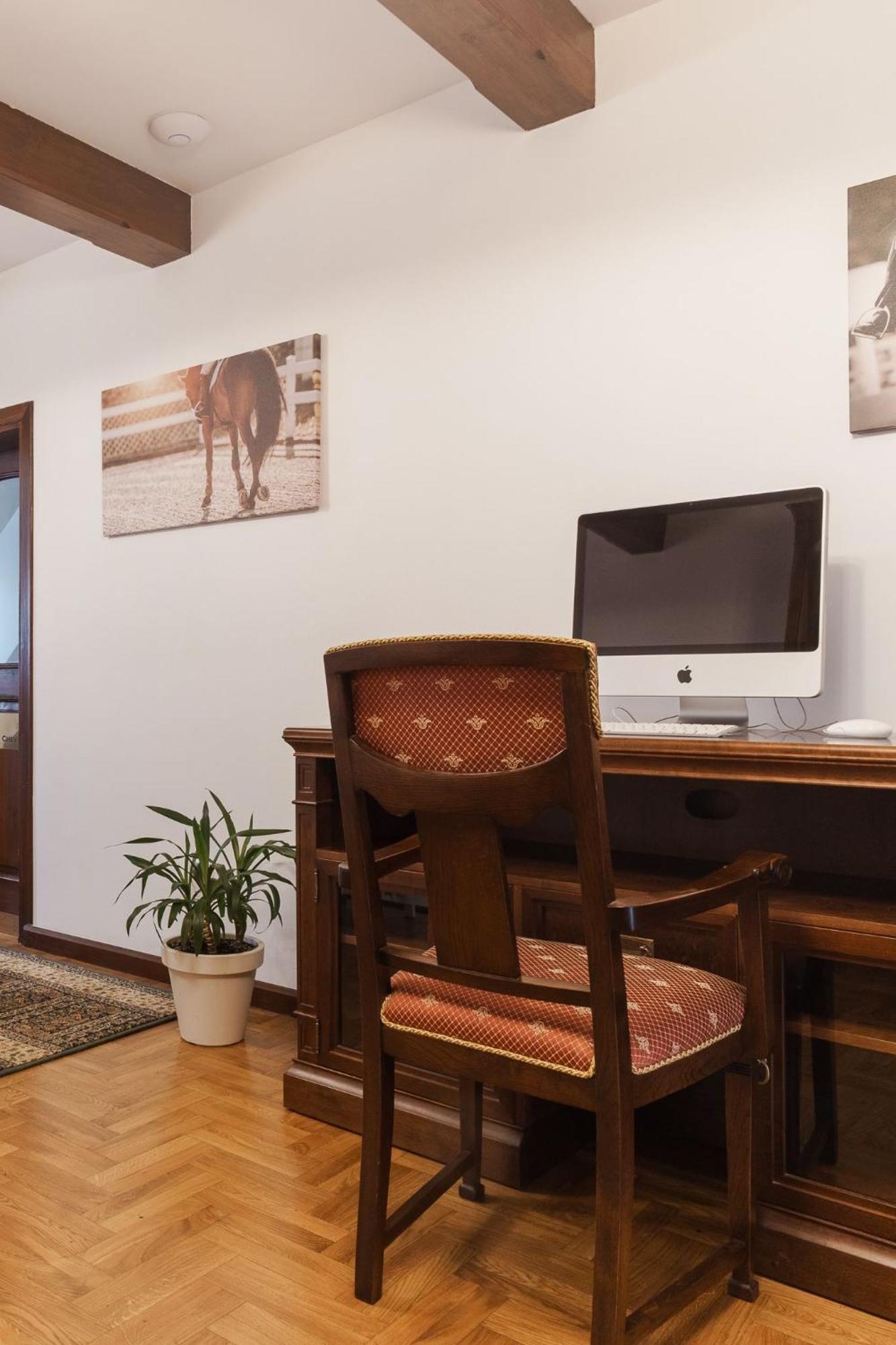 Apartamenty W Dworku Cheval Krakkó Kültér fotó