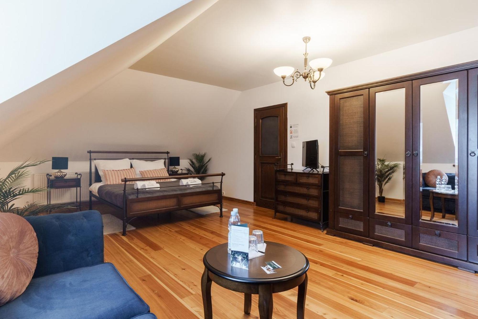 Apartamenty W Dworku Cheval Krakkó Kültér fotó