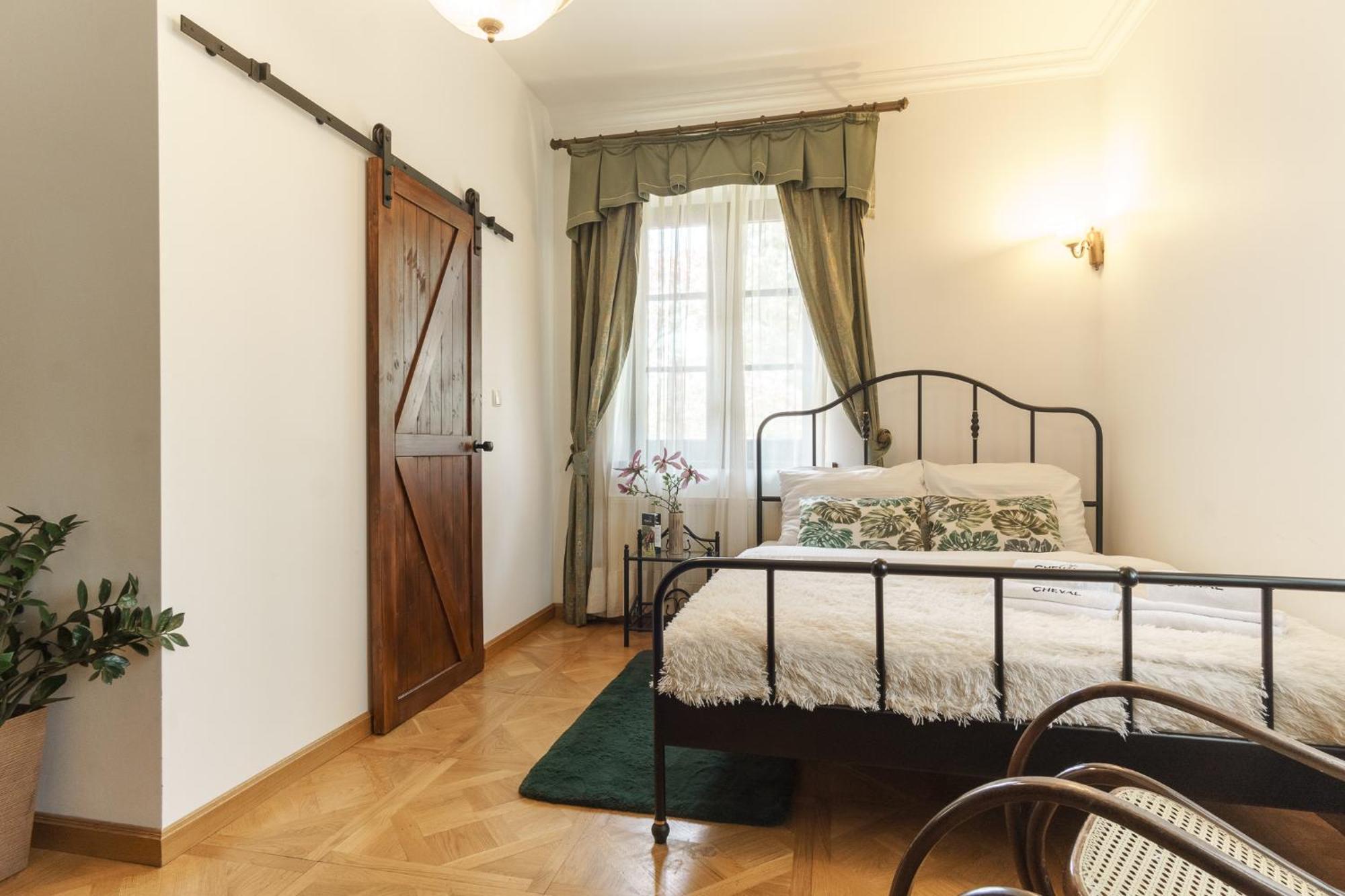 Apartamenty W Dworku Cheval Krakkó Kültér fotó