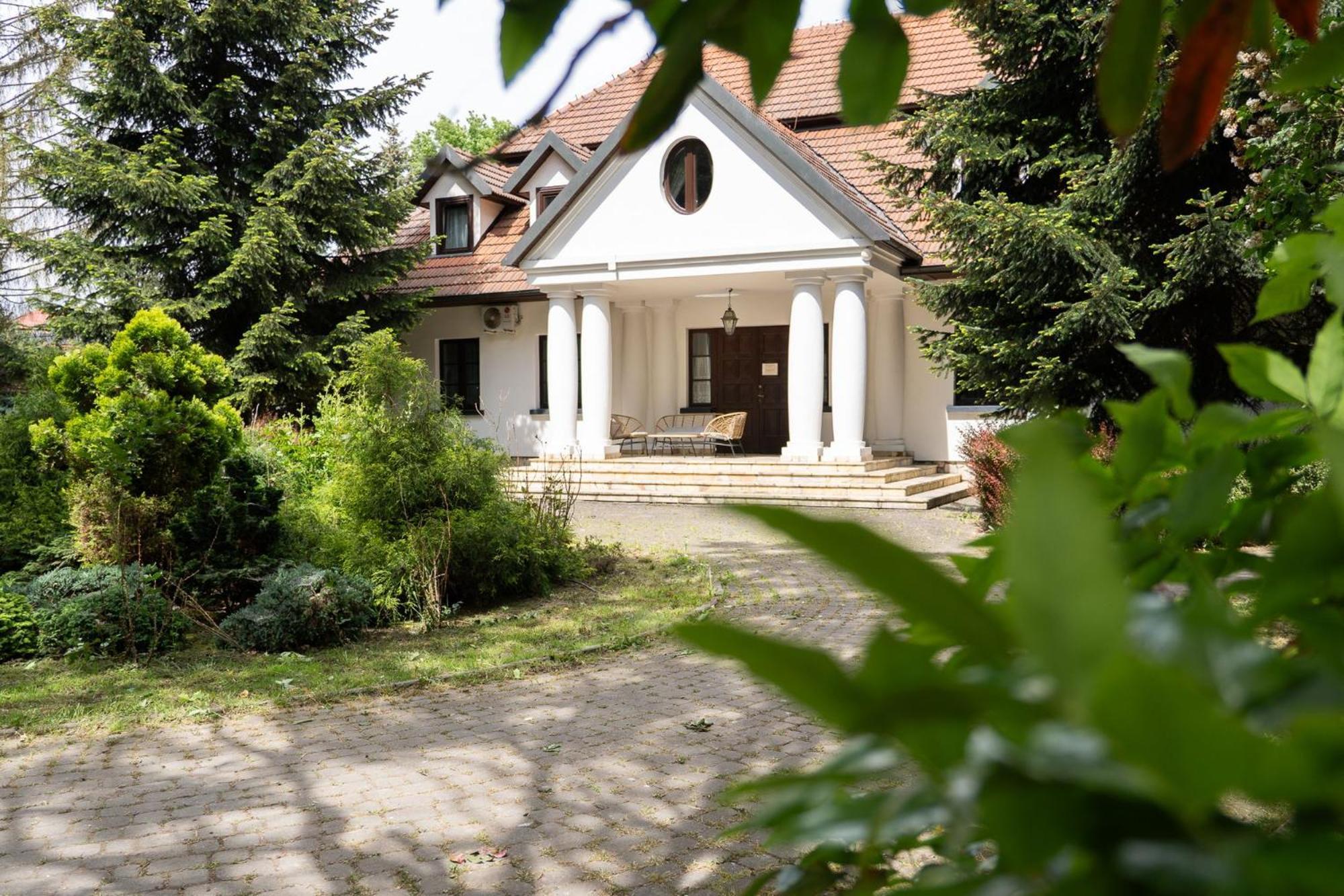 Apartamenty W Dworku Cheval Krakkó Kültér fotó